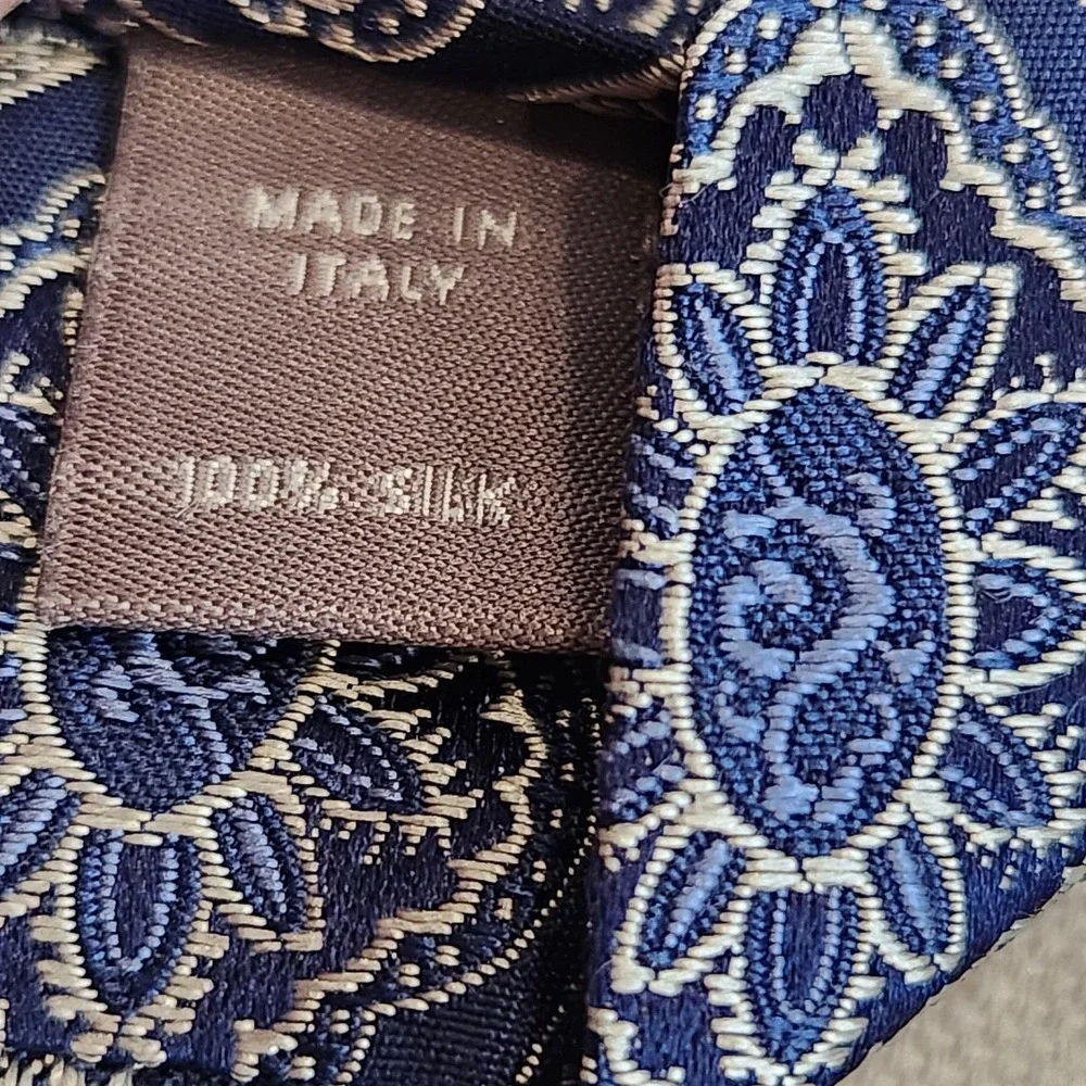 Daniel Cremieux Archive Collection Tie Blue Paisley 100% Silk Handmade Italy